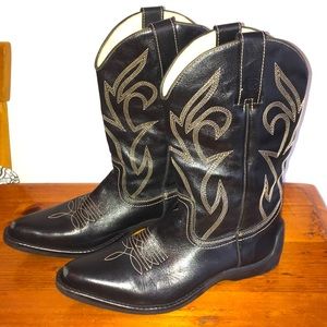 Kenneth Cole black leather flat cowboy boots 7.5